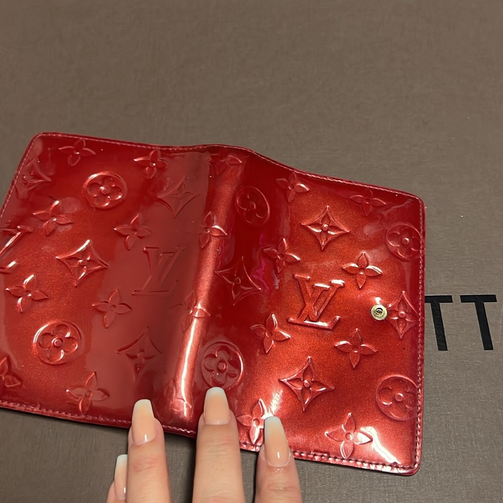 Louis Vuitton monogram Vernis red agenda/ passport/ CC. holders whit box - Picture 9 of 17